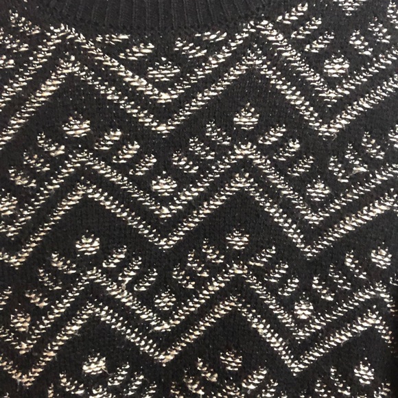 ARDENE BLACK & WHITE SWEATER WITH ZIPPERS - Picture 2 of 4